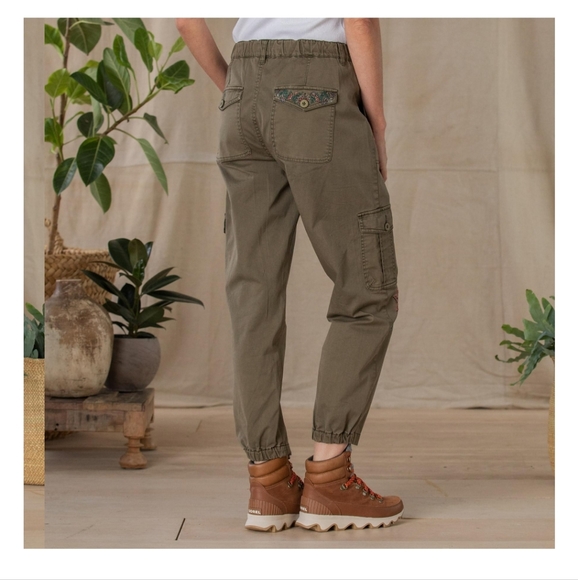 Sundance Botanical Embroidered Cargo Joggers - Picture 3 of 3